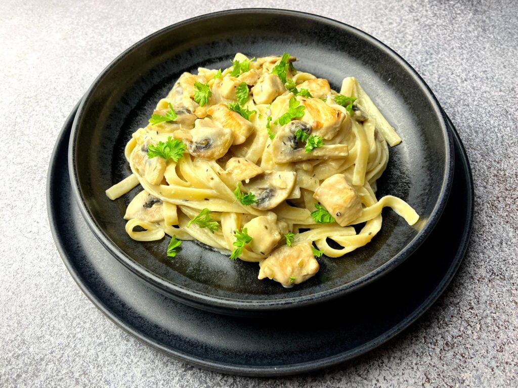 Creamy chicken and mushroom pasta