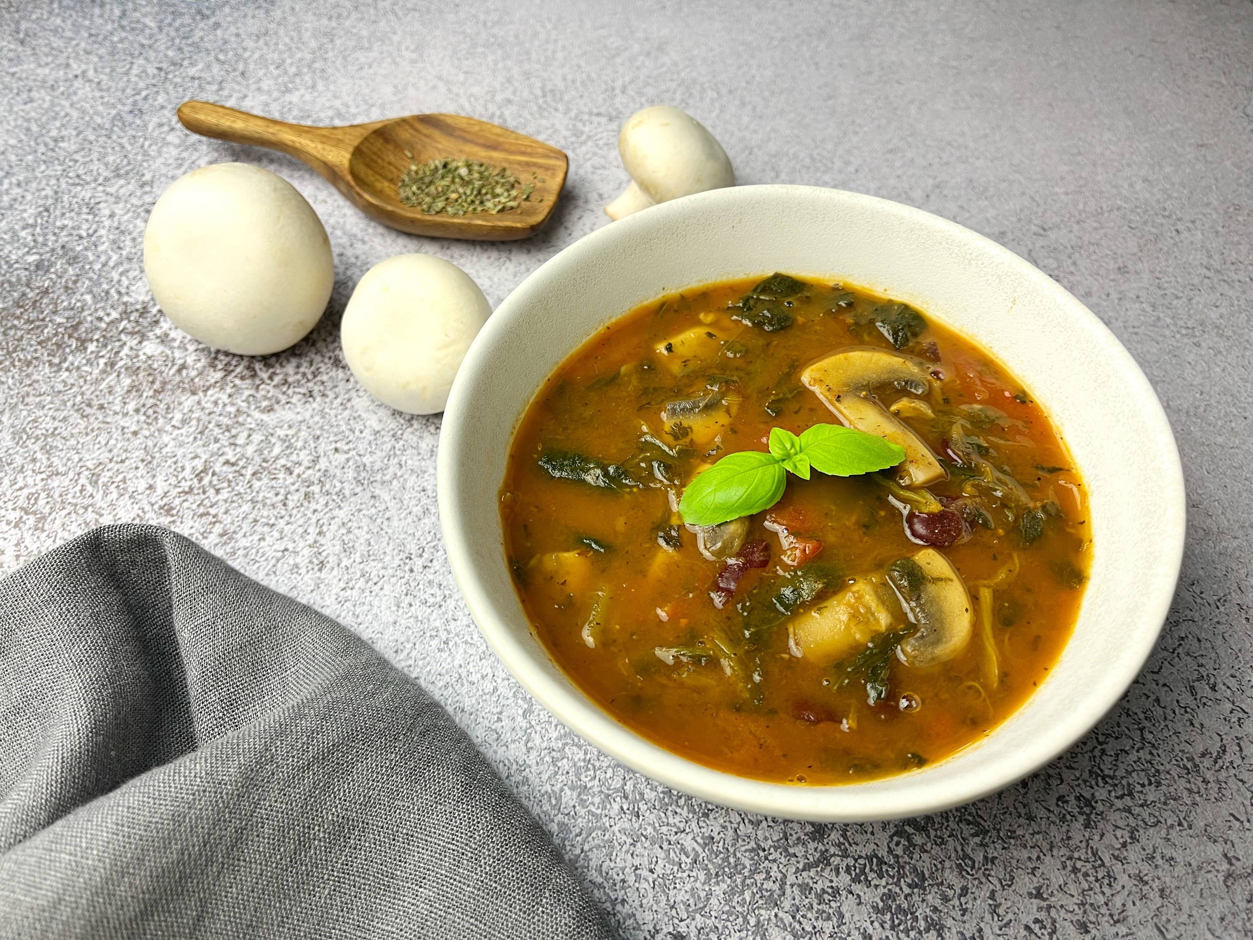 Kidney bean and mushroom soup