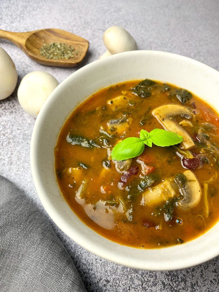 Kidney bean and mushroom soup