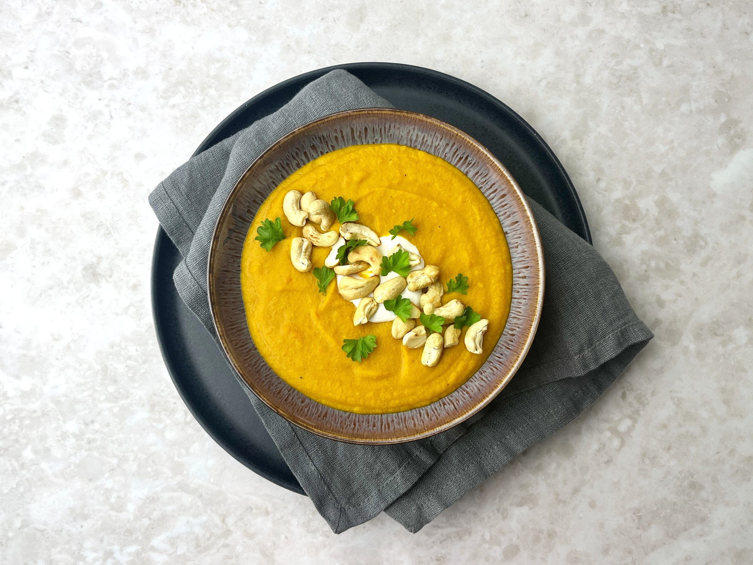 Carrot and lentil soup with cashews